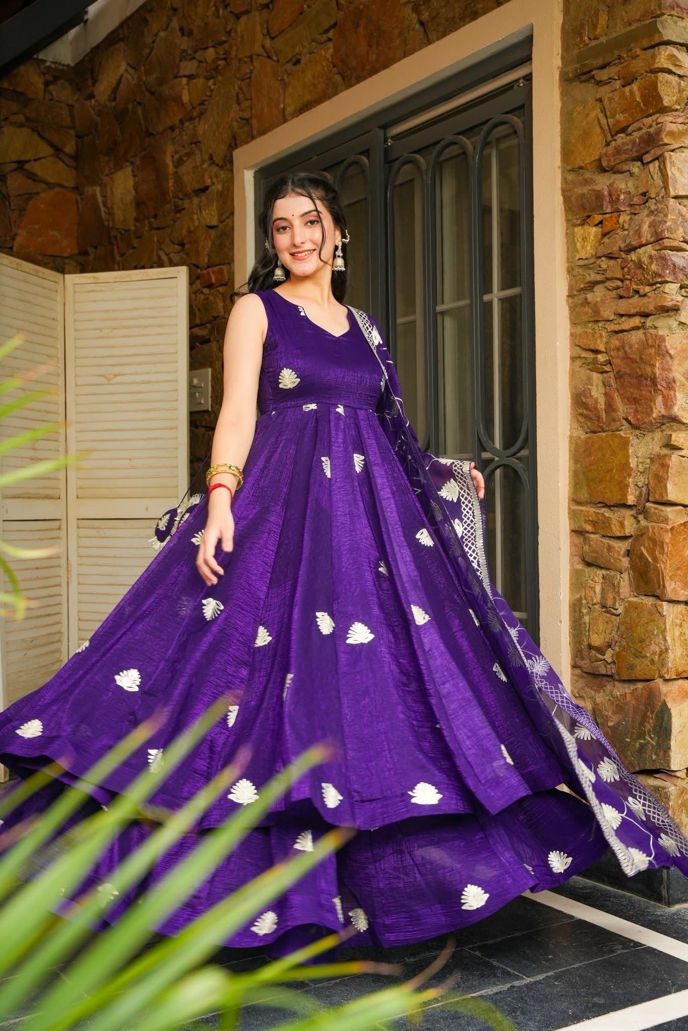 Purvaani Suit Set