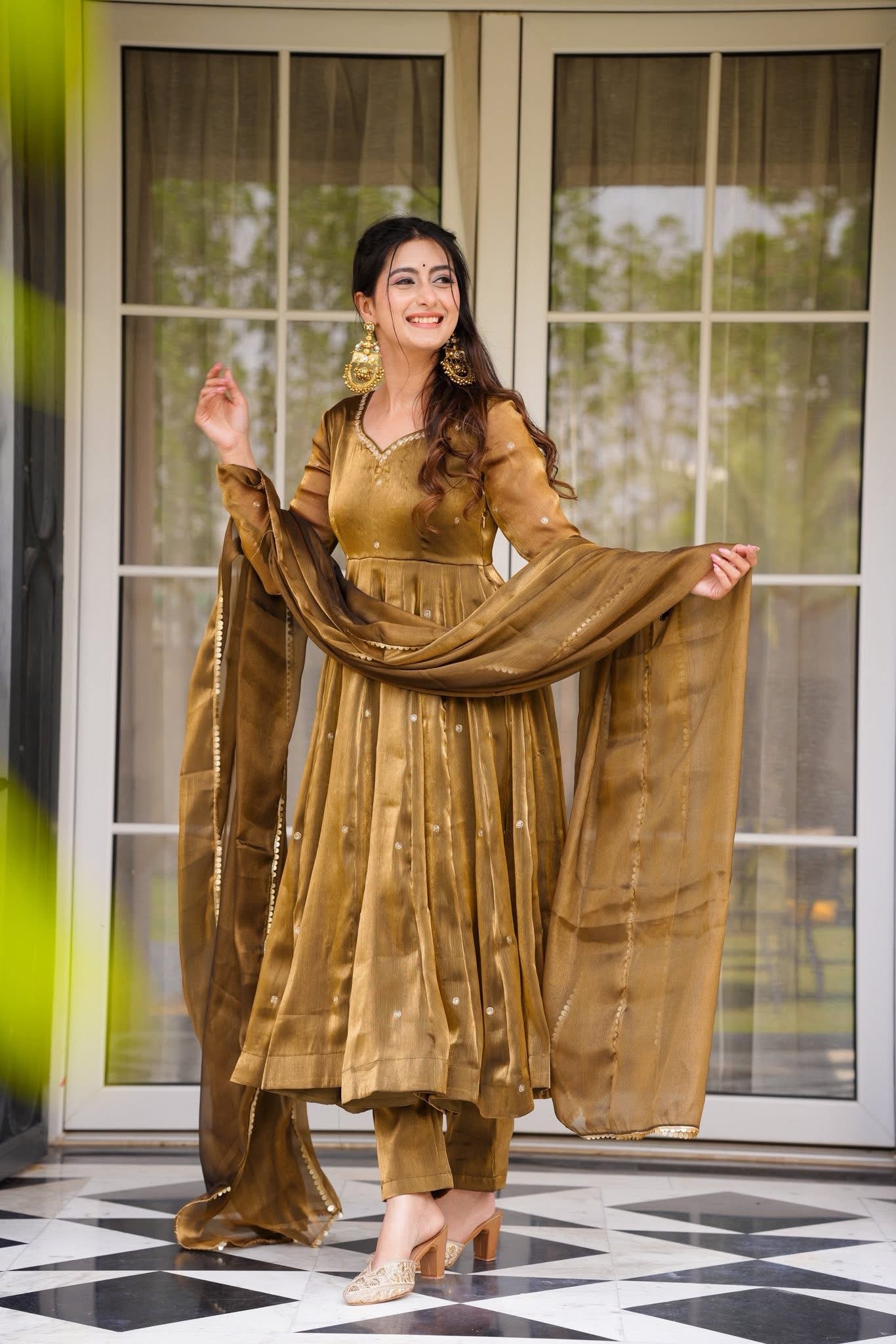 Kanak Elegant Suit Set