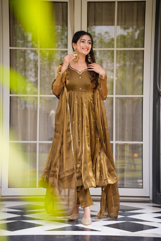 Kanak Elegant Suit Set